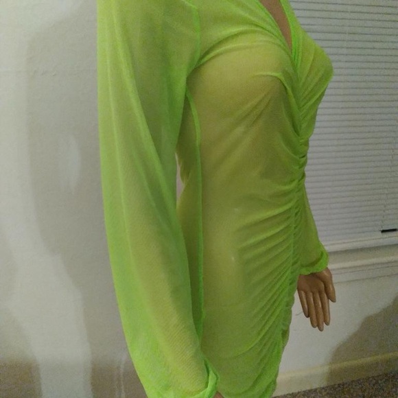 🔫 Neon green dream Coverup is sheer, long sleeve and drapes all the way down. - Picture 2 of 6